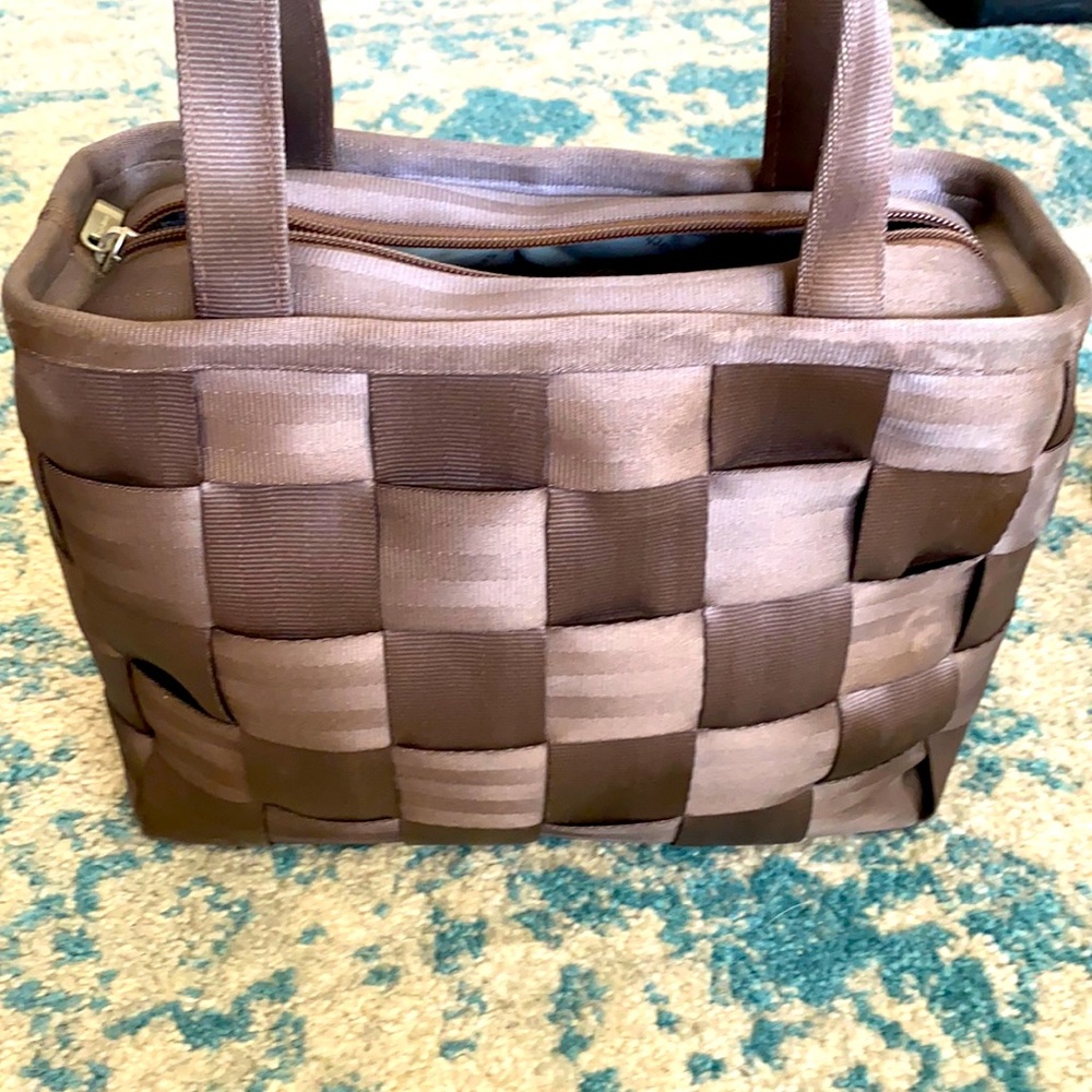 Seatbelt purse